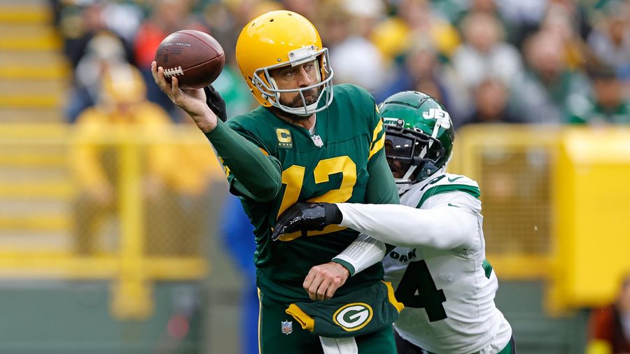Is failed HC Nathaniel Hackett's presence enough to recruit Aaron Rodgers?