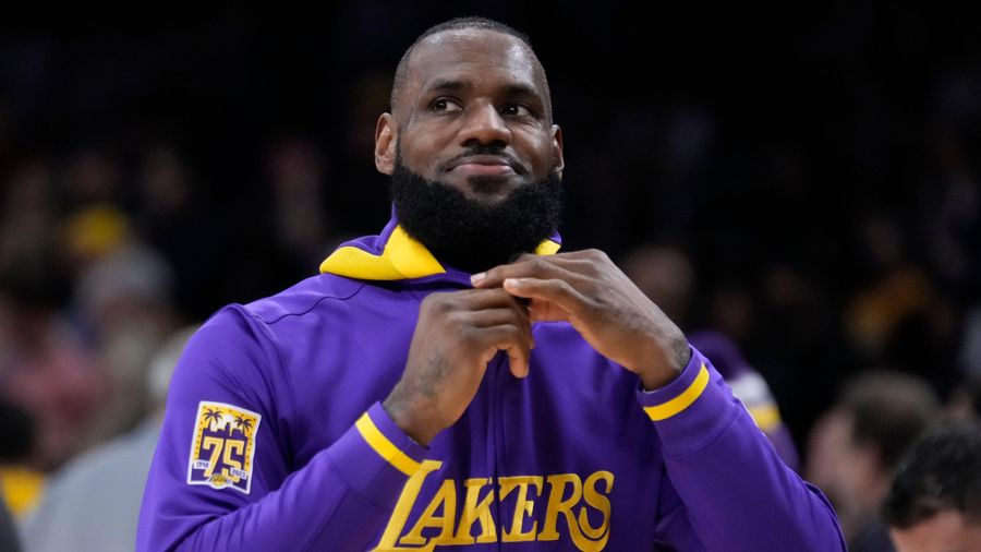 LeBron James found the 'LeBron James of feet' to okay his return