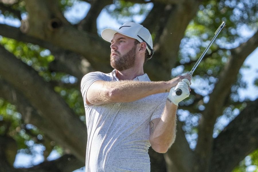 Grayson Murray wins three-way playoff at Sony Open in Hawaii