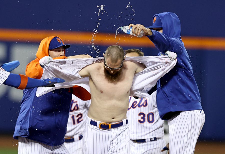 Patrick Mazeika rewrites MLB history books (no, really) with walk-off fielder’s choice