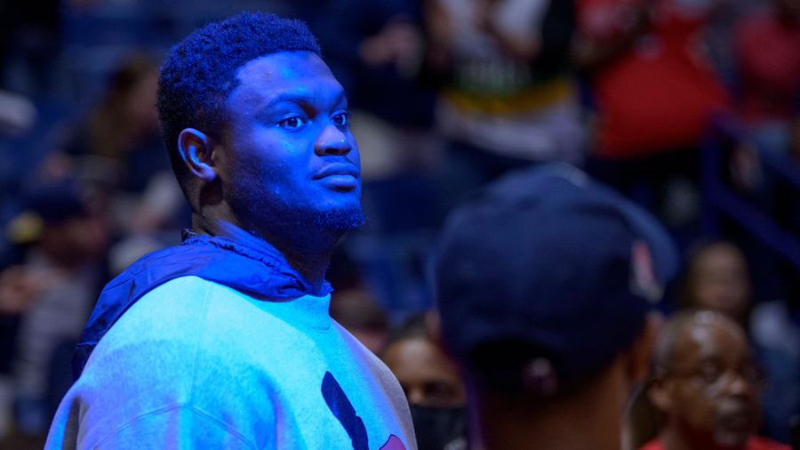 Zion Williamson got to show off his dunking ability, too bad he’s not playing