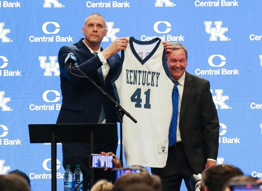 New Kentucky coach Mark Pope not afraid of big expectations