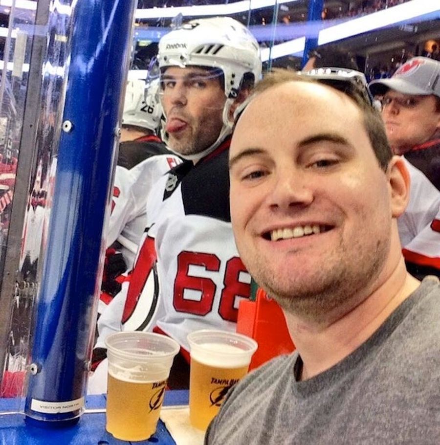 Fan Tries To Take Selfie In Front Of Jaromir Jagr, Gets Jagrbombed