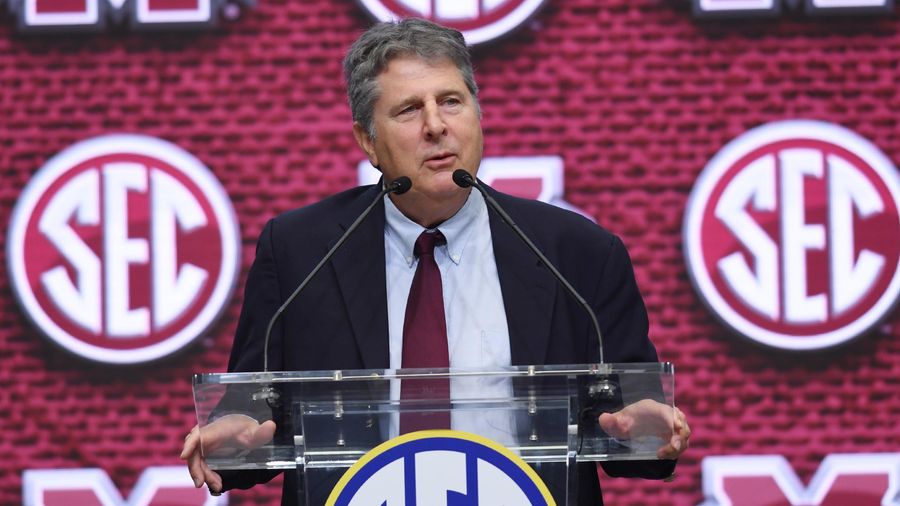 Longtime college football coach Mike Leach dies at 61
