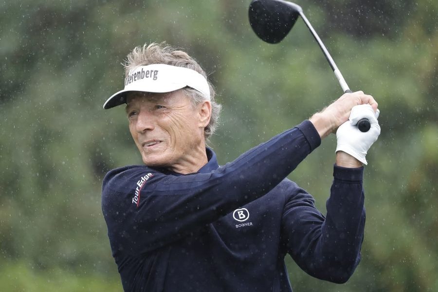 Bernhard Langer tears Achilles tendon