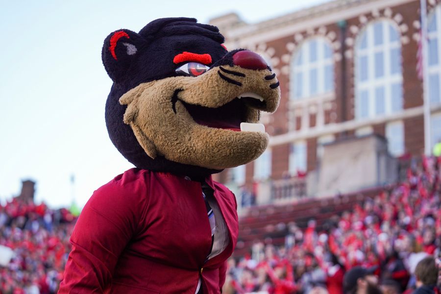 Cincinnati stays perfect, but it doesn’t even matter