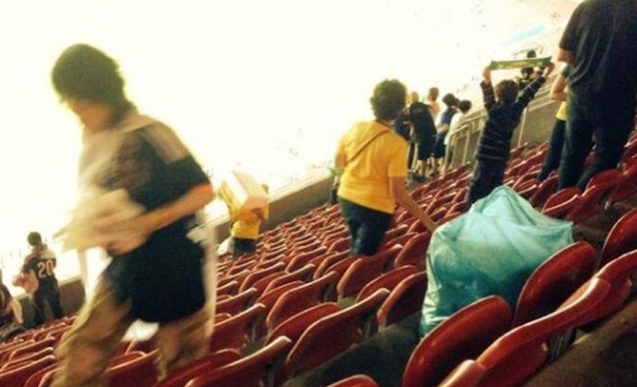 Japanese Fans Cleaned Up After Themselves