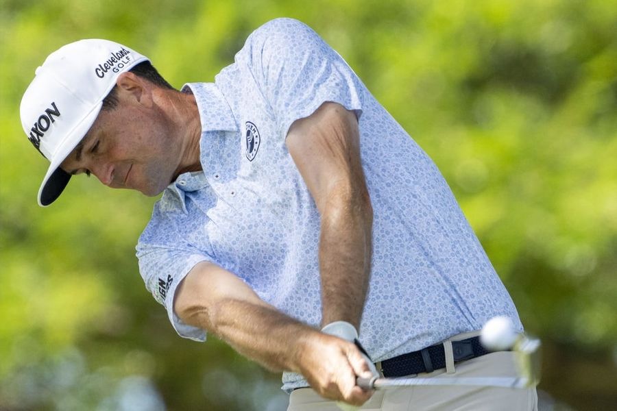Keegan Bradley, Grayson Murray share lead at Sony Open in Hawaii