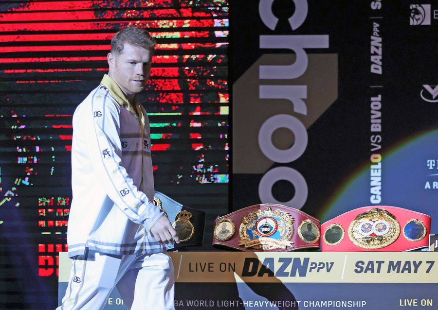 Canelo Alvarez appears to be open to a heavyweight fight, but he probably shouldn’t