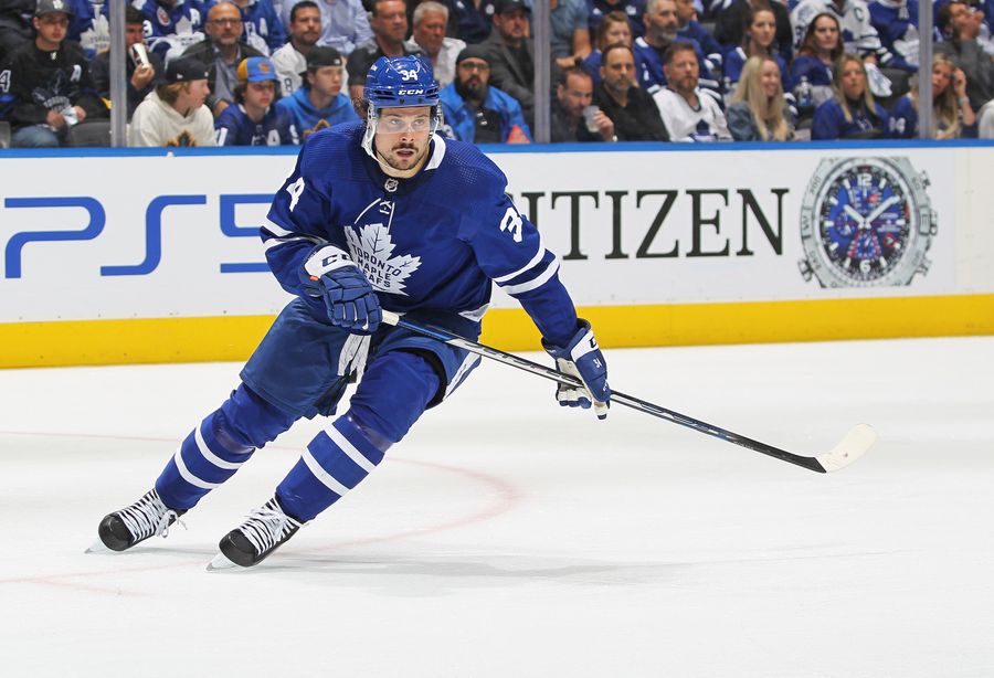 Auston Matthews is nearing an elite, rare echelon for American hockey players