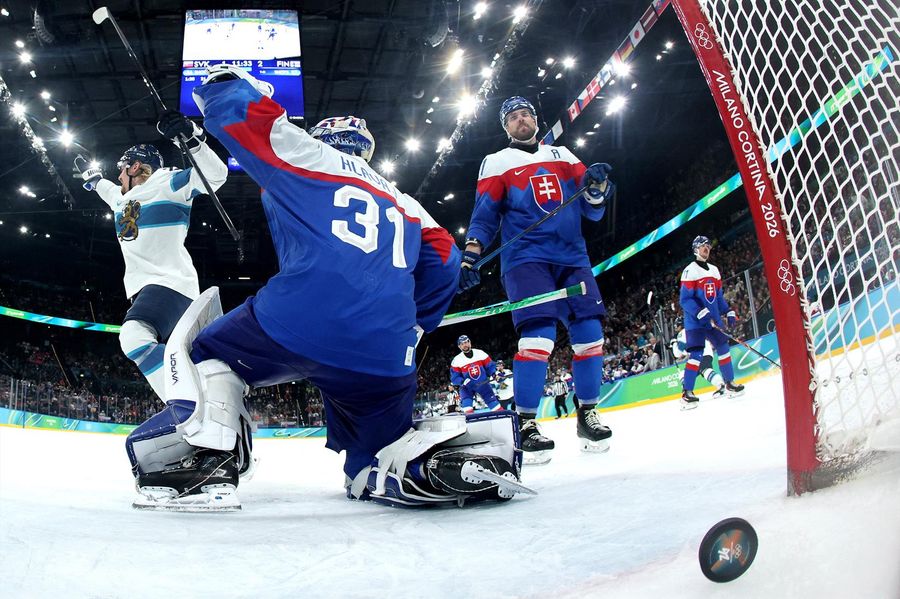 Finland thumps Slovakia to win men's hockey bronze