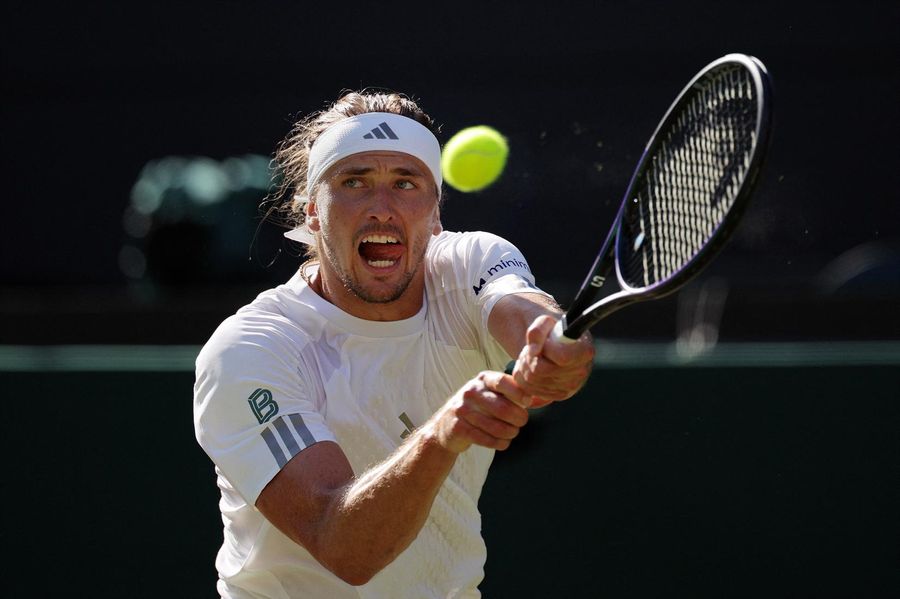 No. 2 Alexander Zverev through to 4th round at Wimbledon 