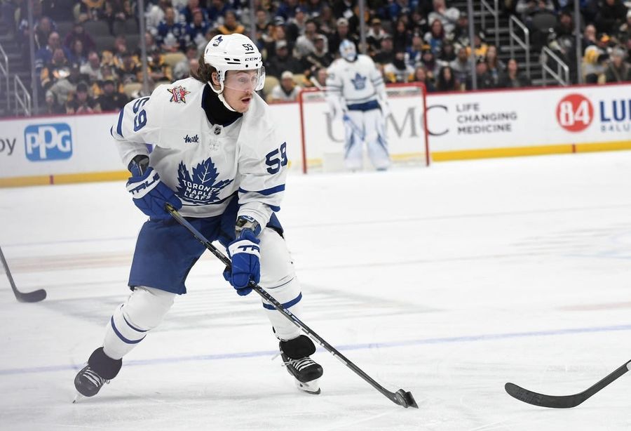 La IIHF exige cuellos en todos los niveles de competición
