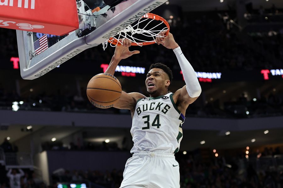 Giannis Antetokounmpo le falta el respeto a Christian Wood dentro y fuera de la cancha