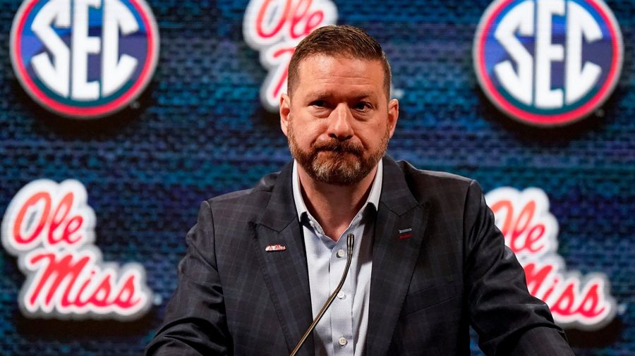 El baloncesto universitario ha vuelto y, desafortunadamente, Chris Beard también