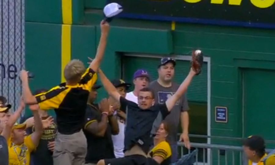 This Pirates Fan Sacrificed His Body To Make The Catch Of The Night
