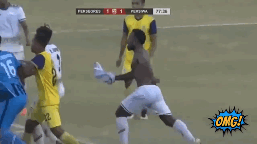 Bad Soccer Men Try And Thankfully Fail To Beat The Hell Out Of Referee