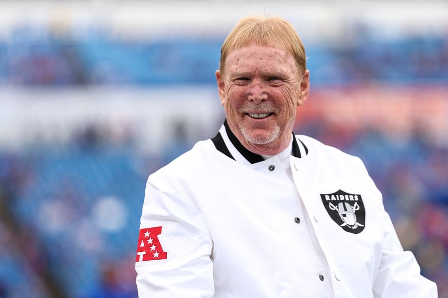 Mark Davis es el último propietario de la NFL adicto a desperdiciar millones en contrataciones terribles