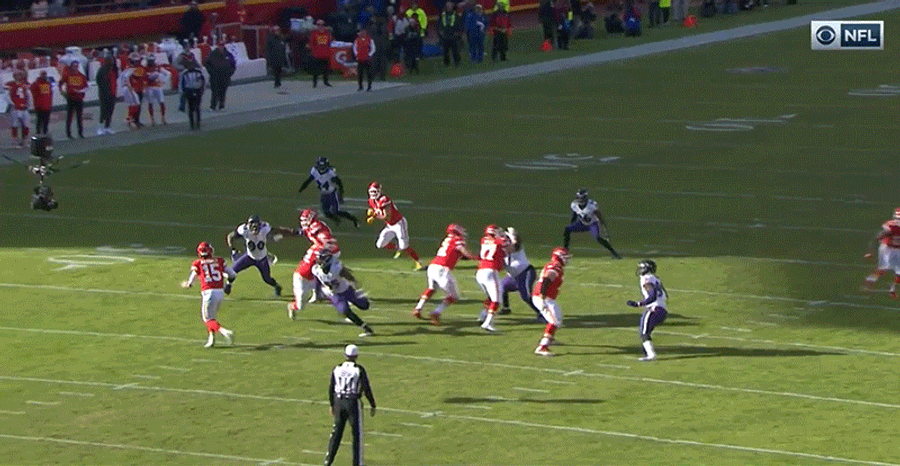 I Can't Stop Watching These Crazy Pat Mahomes Passes<em></em>
