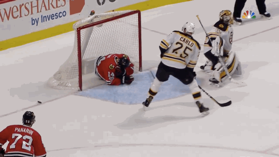 Blackhawks Player Earns Pathetic Assist<em></em>