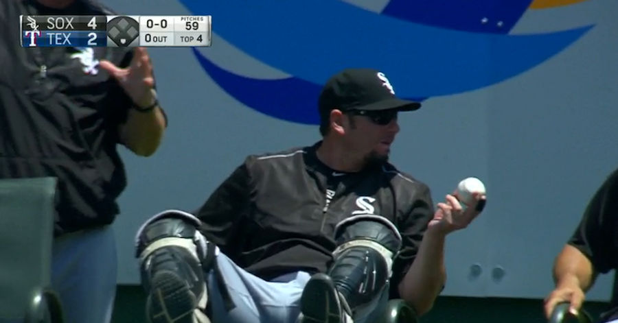 White Sox Bullpen Catcher Snatches A Homer With His Bare Hand
