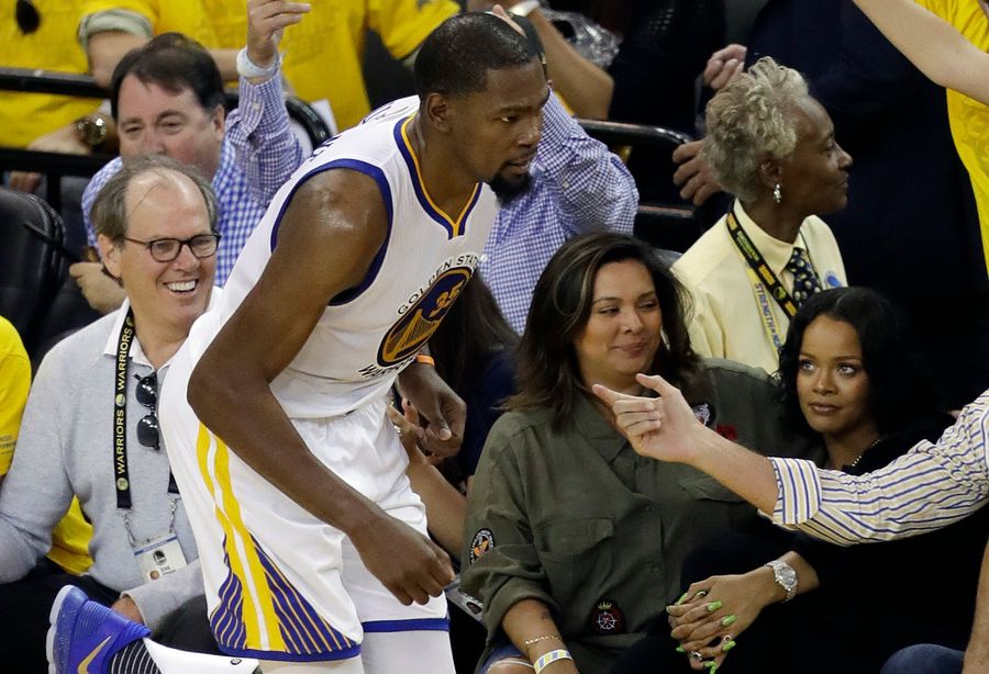 I'm Just Here For The Rihanna-Kevin Durant Feud