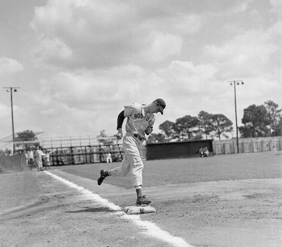 The Brilliant Dirty Tricks Behind <em>Esquire</em>&#39;s Famous Ted Williams Profile