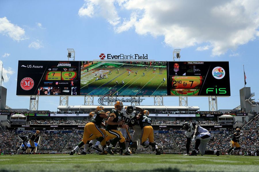 Aaron Rodgers Gives Everyone Yet Another Play To Gush About
