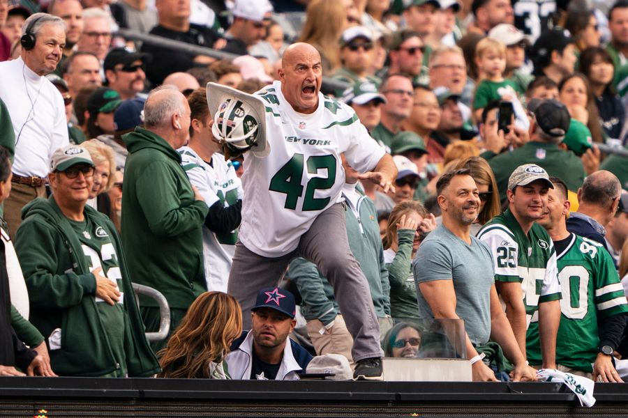 Crucifying Zach Wilson isn’t going to resurrect Aaron Rodgers