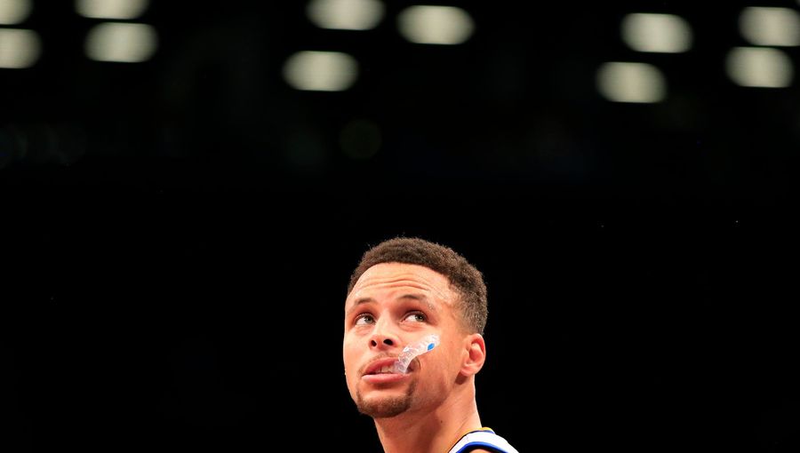 As Usual, Steph Curry&#39;s Making Outlandish Layups