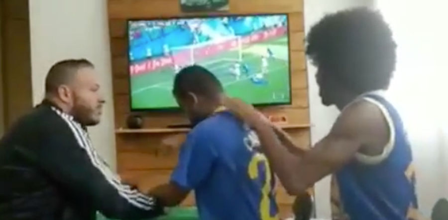 Here&#39;s How A Deaf And Blind Brazil Fan Enjoys The World Cup