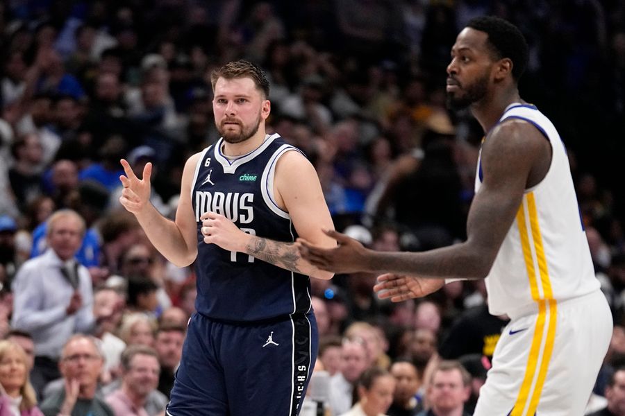 What in the hell were the Mavs thinking on this play?