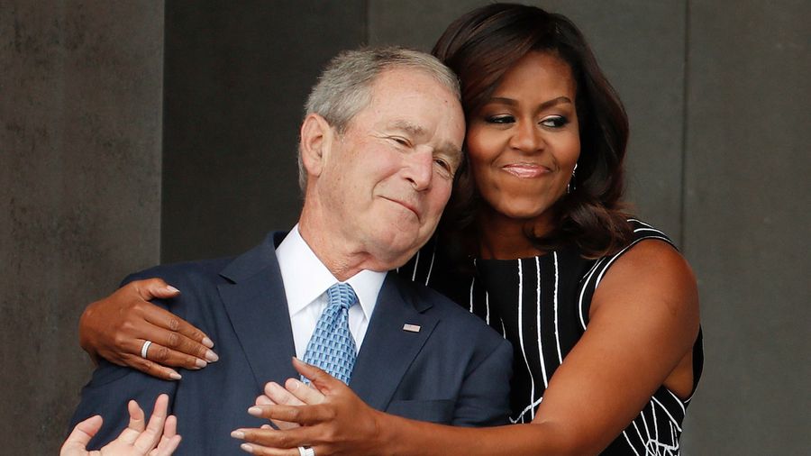 Michelle Obama Did Not Lovingly Embrace George W. Bush