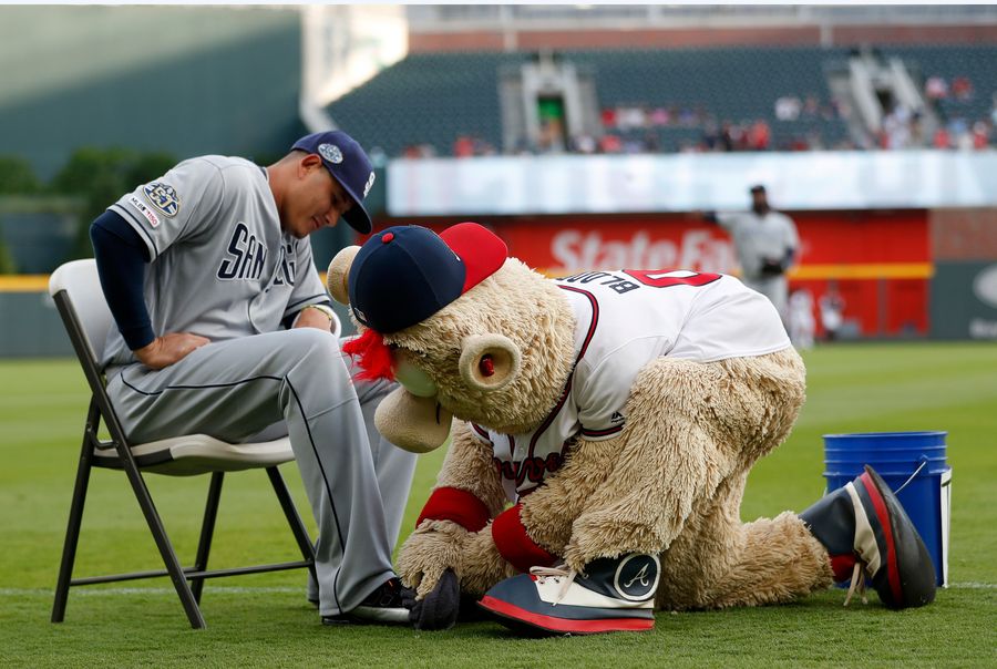 Manny Machado&#39;s Feud With The Braves&#39; Mascot Is Extremely Good