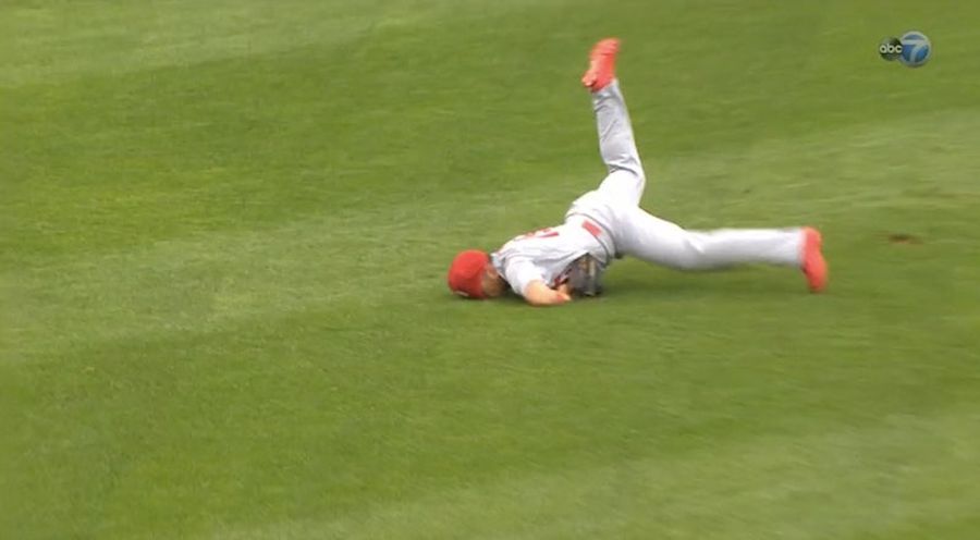 Kolten Wong Eats It