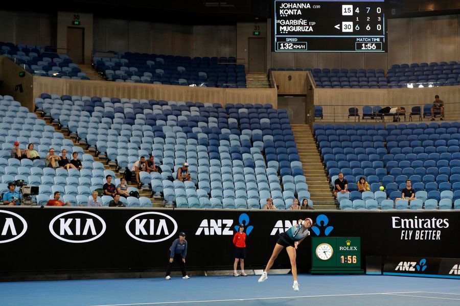 No One Was Awake For The Australian Open's Electrifying Bird-Poop Match