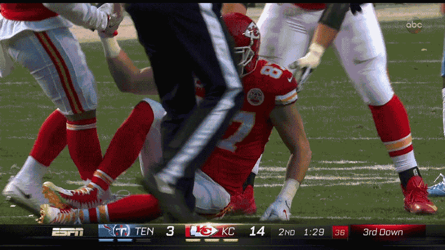 Travis Kelce Leaves Wild Card Game After Suffering Apparent Head Injury [UPDATE]