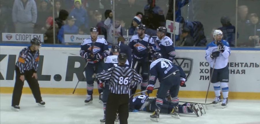Wojtek Wolski Broke His Neck After Sliding Into The Boards In A KHL Game