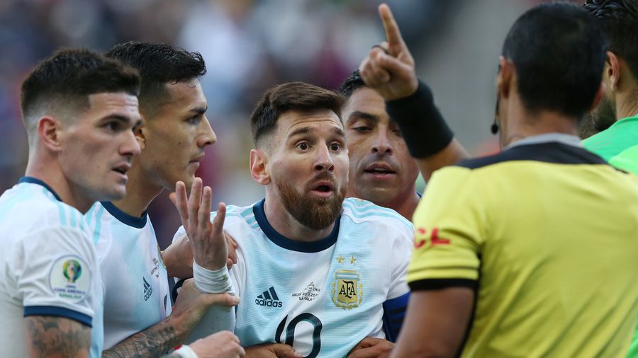 Overeager Ref Sends Messi Off For Not Retaliating Against Chile's Gary Medel