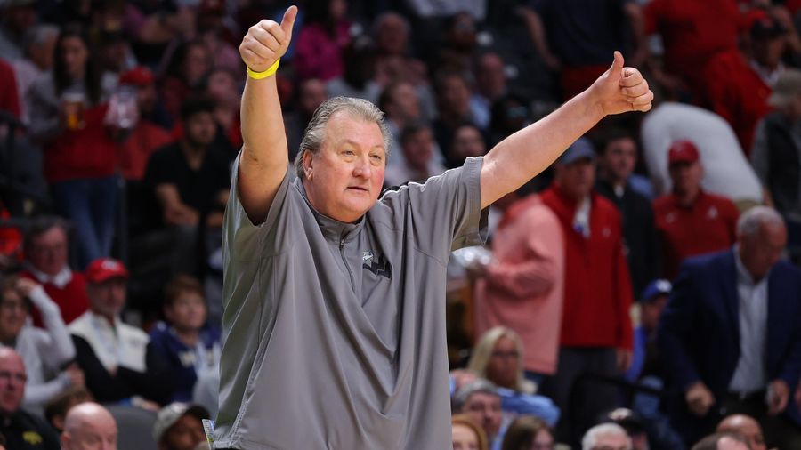 Bob Huggins tanks his career by calling Xavier fans a gay slur