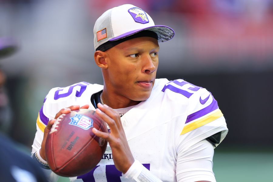 Si Joshua Dobbs puede seguir jugando como QB con poca antelación, sus camisetas debían imprimirse con la misma rapidez