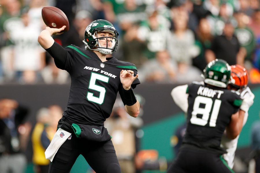 Thursday Night Football, Week 9: We want more Mike White!