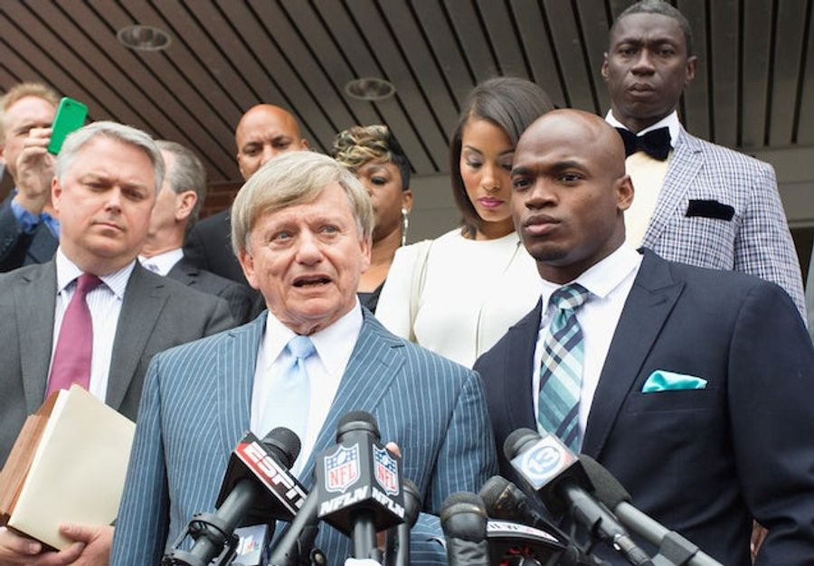 Reports: NFLPA Demands Peterson Reinstatement; Vikings Execs Divided