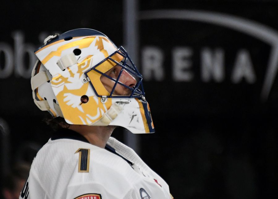 Roberto Luongo still hangs over the Canucks