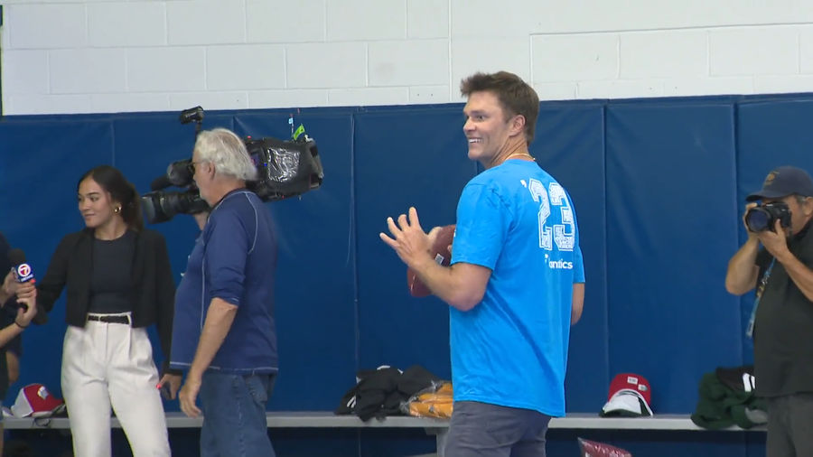 Tom Brady shows up kids at Florida Boys & Girls Club