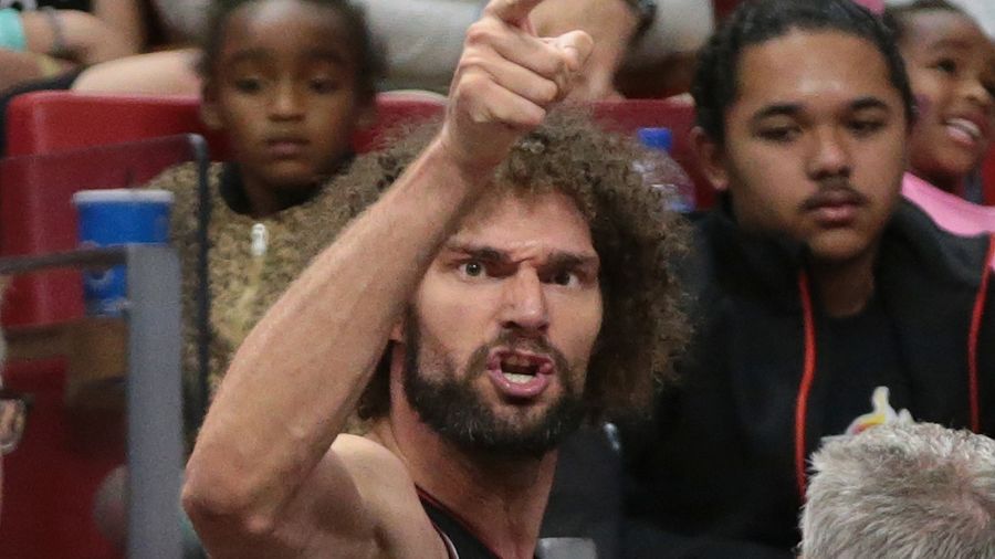 Robin Lopez Gets Ejected, Flips The Hell Out On His Way Off The Court