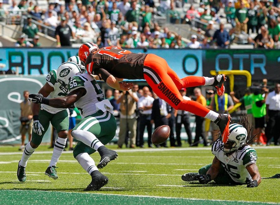 Jets And Browns Exchange Hostages