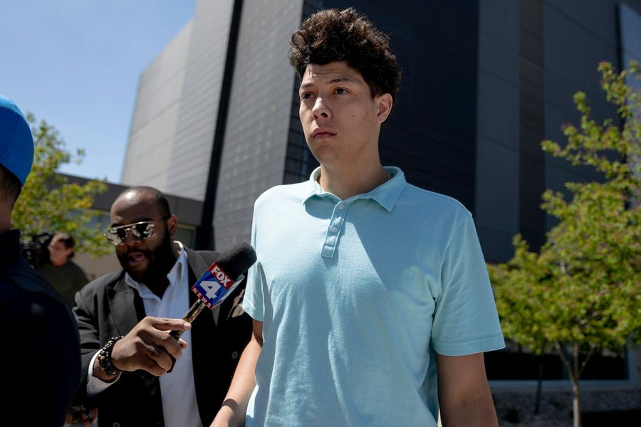 Jackson Mahomes seeks to overcome isolation by modifying bond