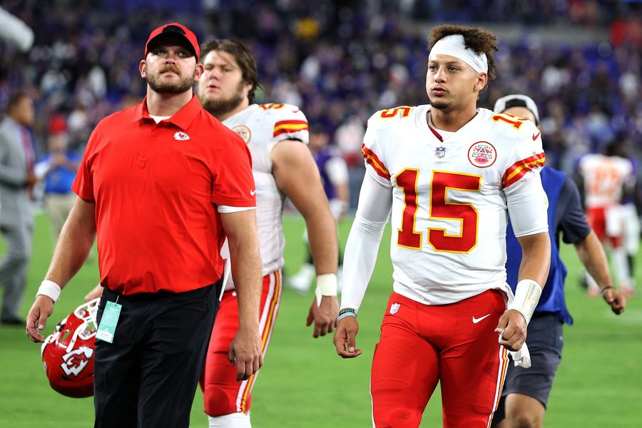 Chiefs get too cute, find themselves at 1-2