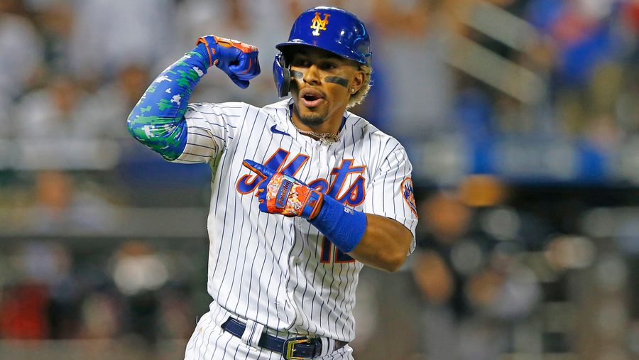 Francisco Lindor earned his... whatever it is to be a Met